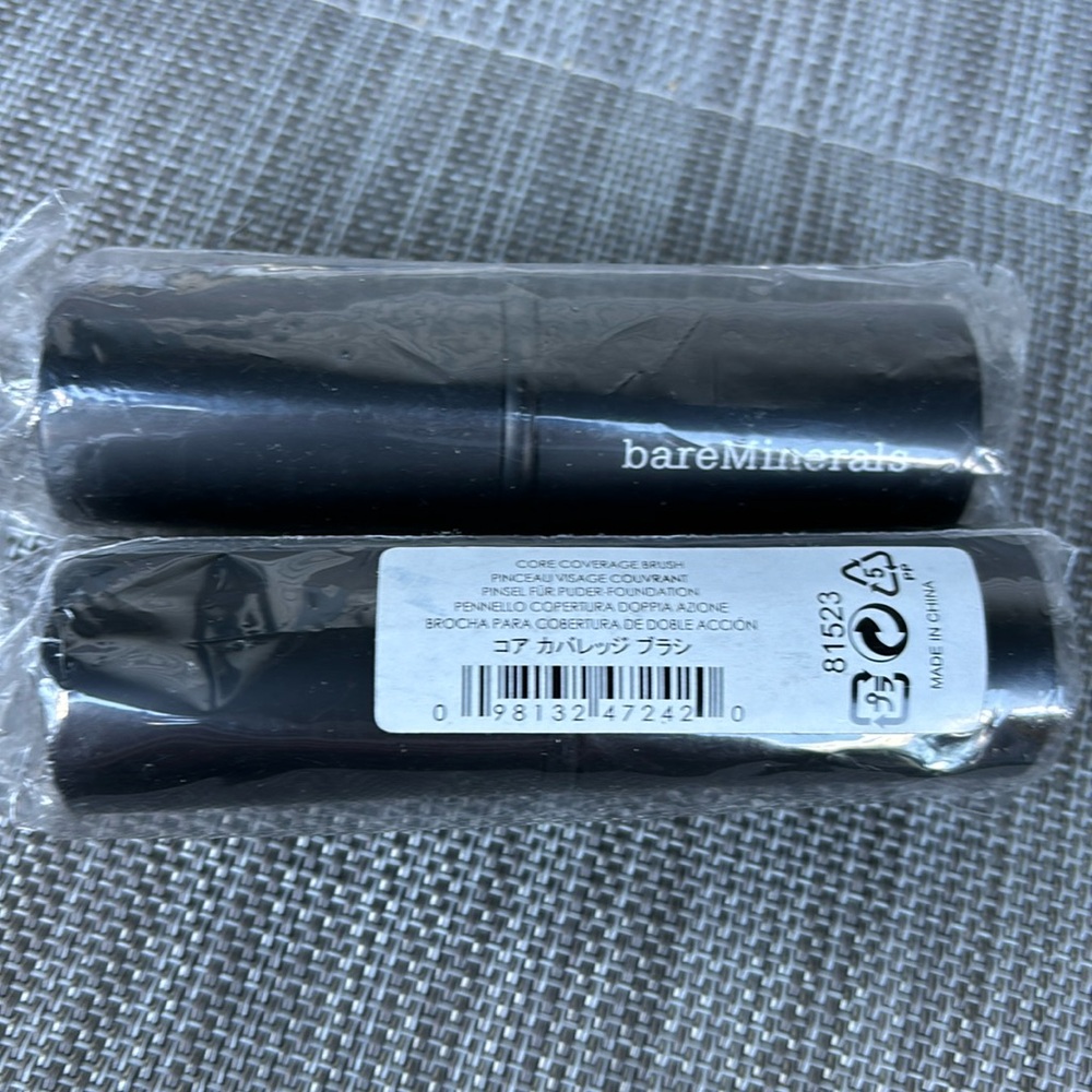 bareMinerals Core Coverage Brush - Picture 2 of 3